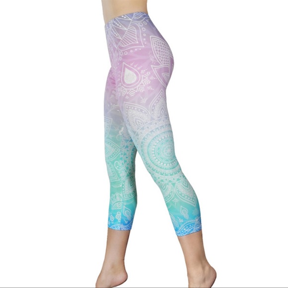 Cancun Capris - Picture 1 of 4